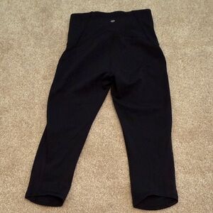 Lululemon size 4 capris